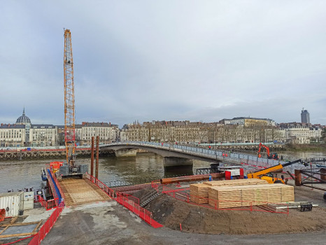Pont Anne de Bretagne actuellement en chantier Pont Anne de Bretagne actuellement en chantier